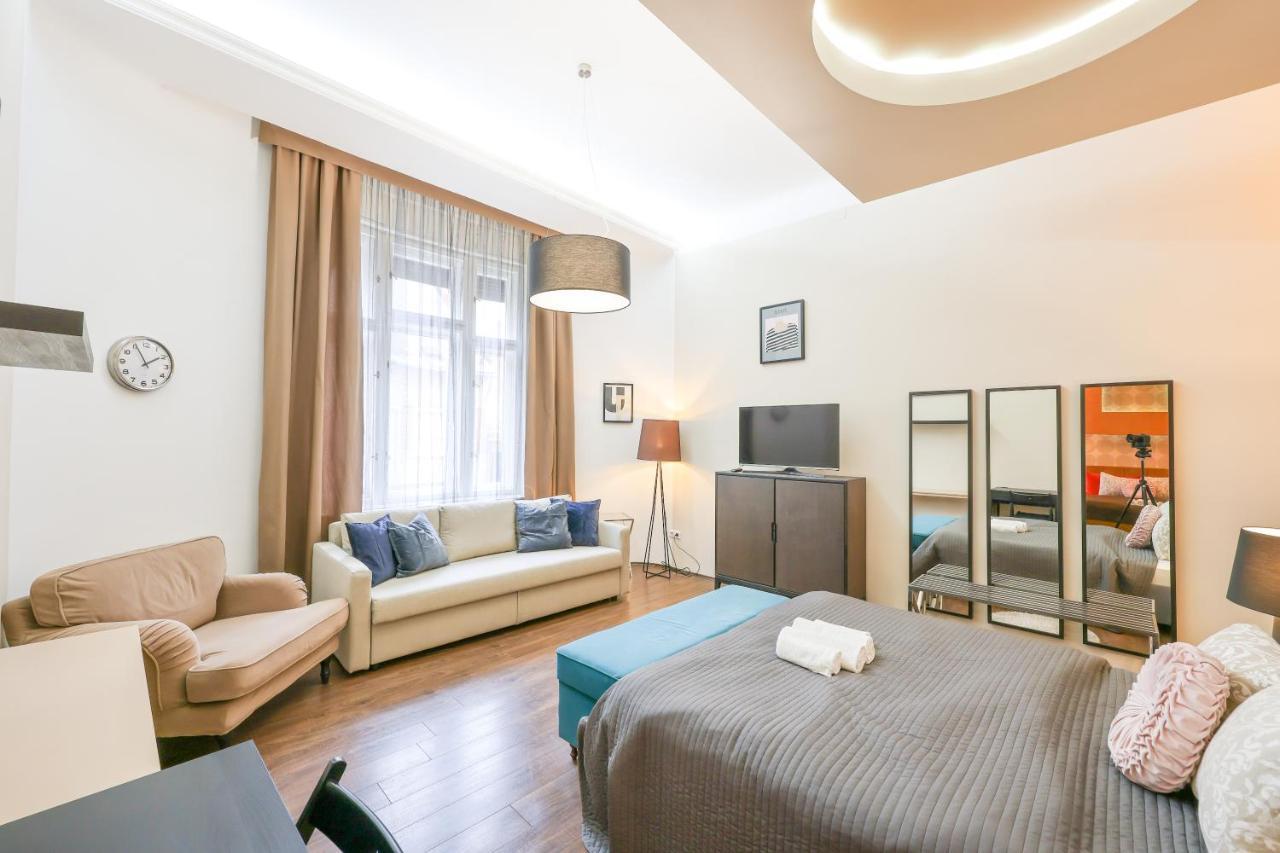 Deluxe Central Apartment With 4Bedrm 2 Bathrm Budapest Exterior photo